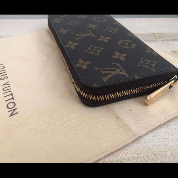 Louis Vuitton Zippy Wallet - Picture 6 of 7